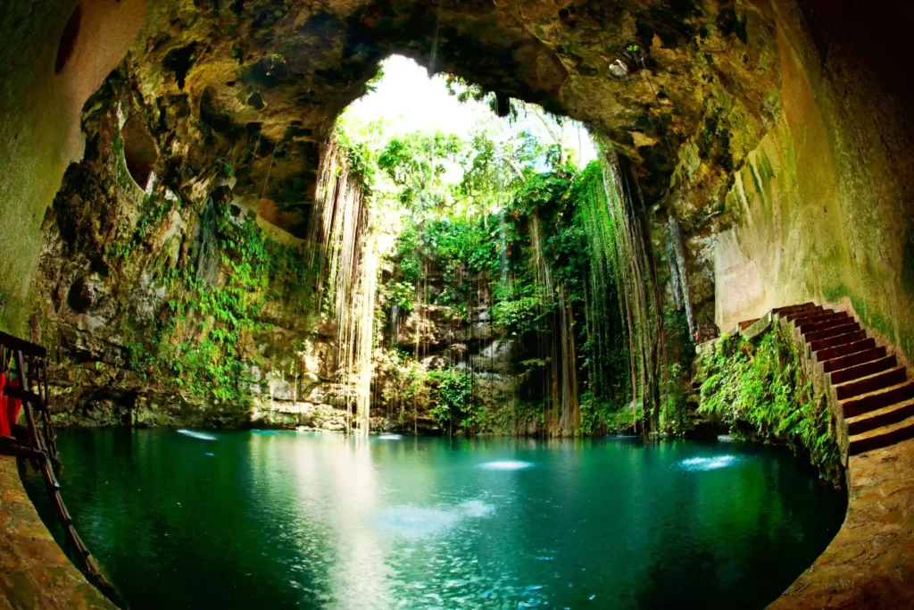 Cenotes en Yucatán — naturaleza sagrada del Sureste mexicano