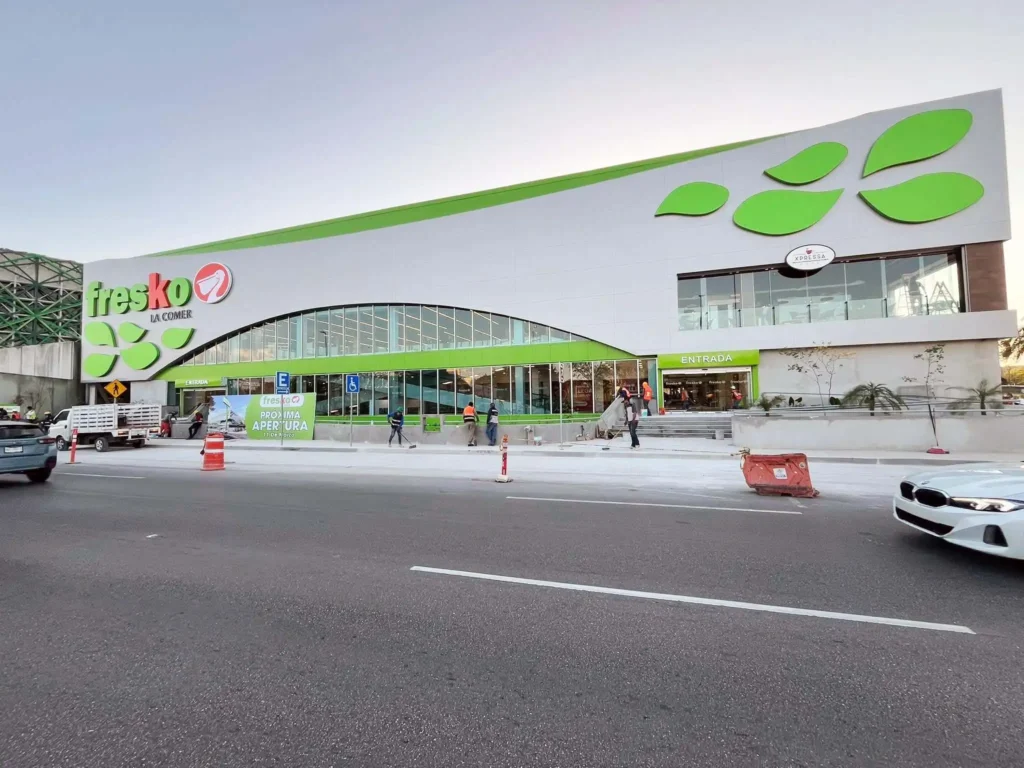 Apertura de la primera tienda Fresko en Mérida — caso de éxito DG Transporte Peninsular logística integral